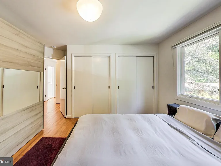 6515 E Halbert Rd — Photo 27