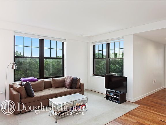2nd image of 10 Saint Pauls Pl APT 7R