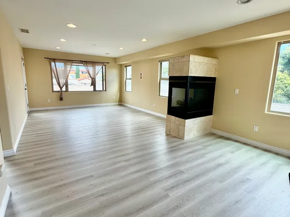 4281 Lamont St, San Diego, CA 92109