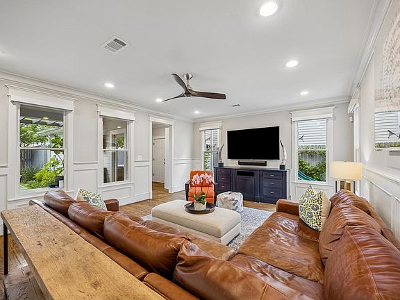 5th image of 335 W 23rd St