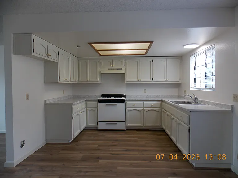 620 S Sierra Vista Ave #620B — Photo 1