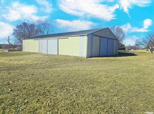 1206 Spring Bay Rd, East Peoria, IL 61611