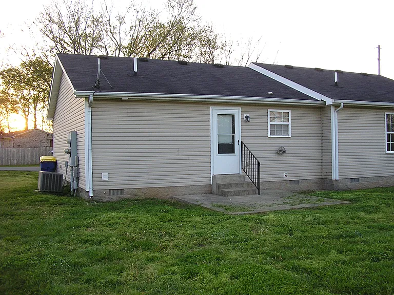 406 Clark St #B — Photo 12