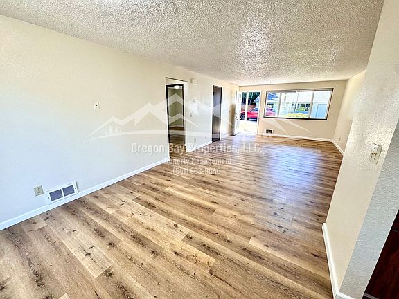 5th image of 267 Ackerman Ave #277