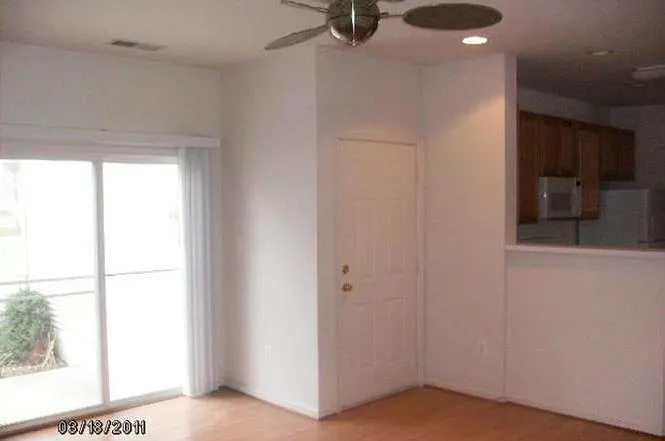 20253 Macglashan Ter — Photo 5