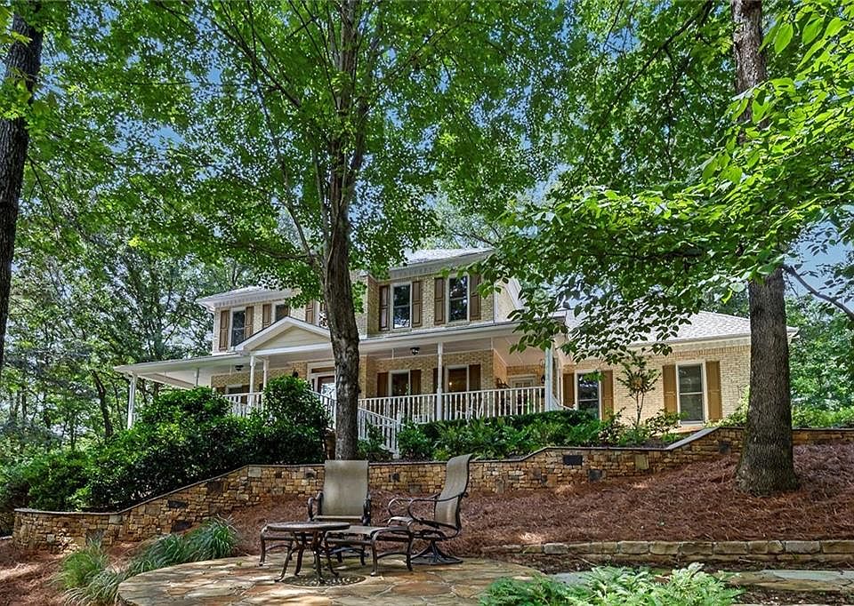 1st image of 1022 Oak Way