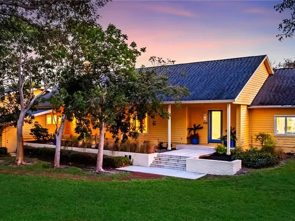 586 Yucca RD, NAPLES, FL 34102