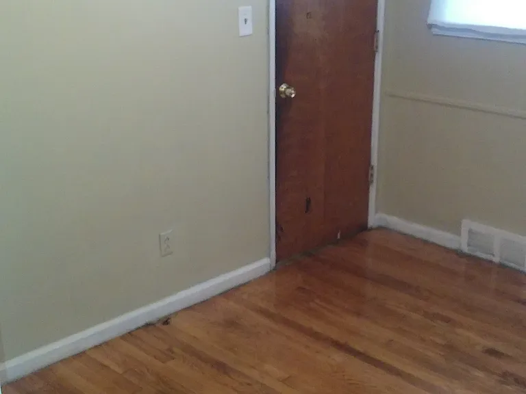 22504 Ray St — Photo 5