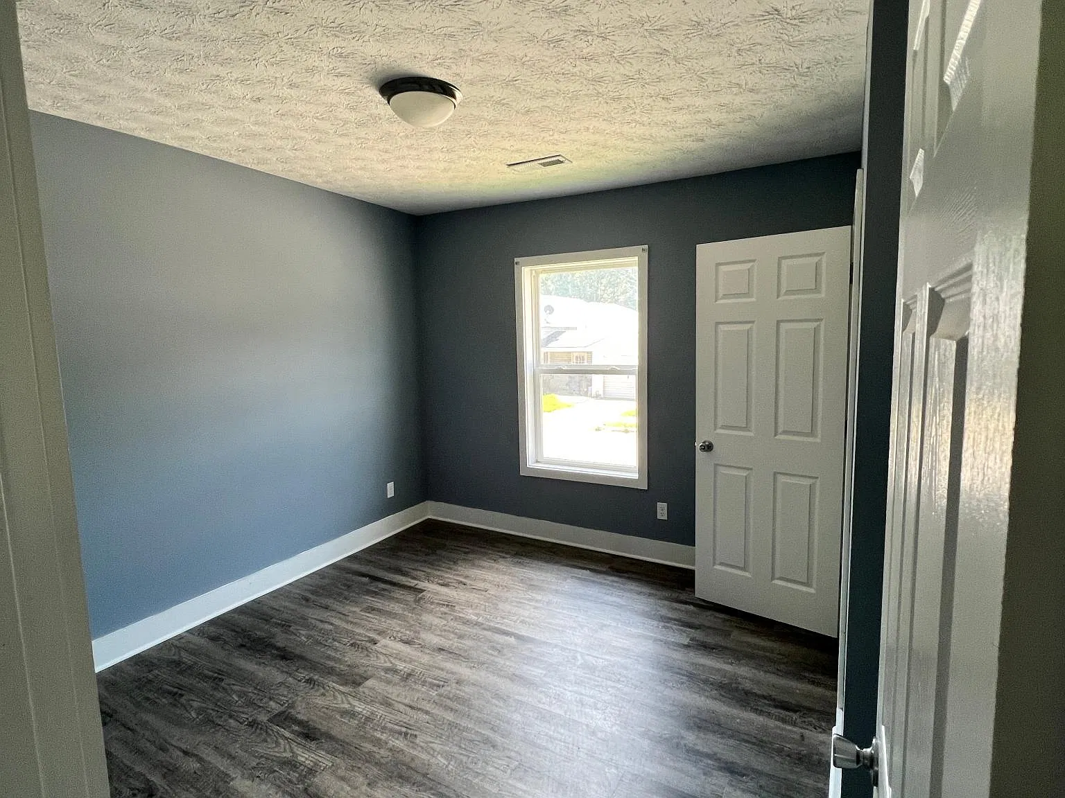 2 bed, 768 sqft, $1,000 — Photo 3