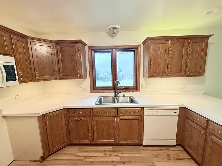 W249S7860 Center Dr — Photo 7