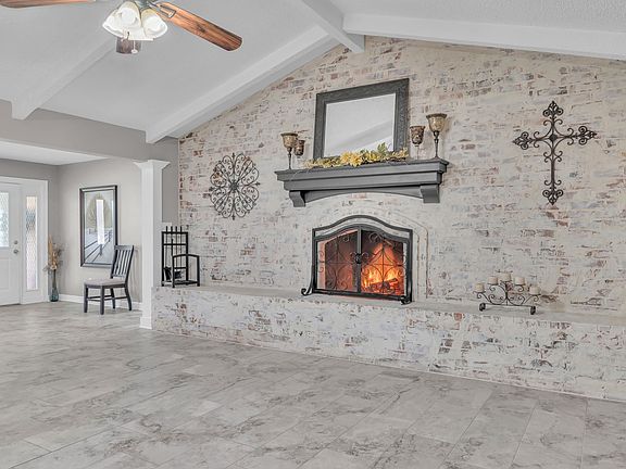 3rd image of 530 E Bar K Ranch Rd