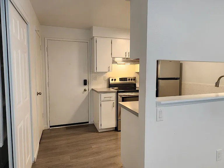 Altamont Apartments — Photo 5