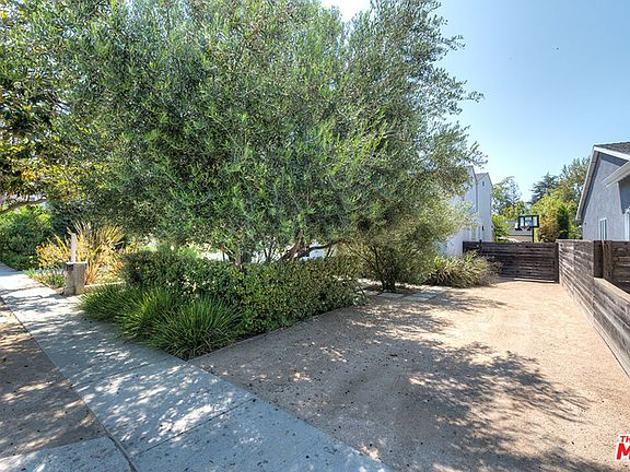 2nd image of 12224 Falkirk Ln