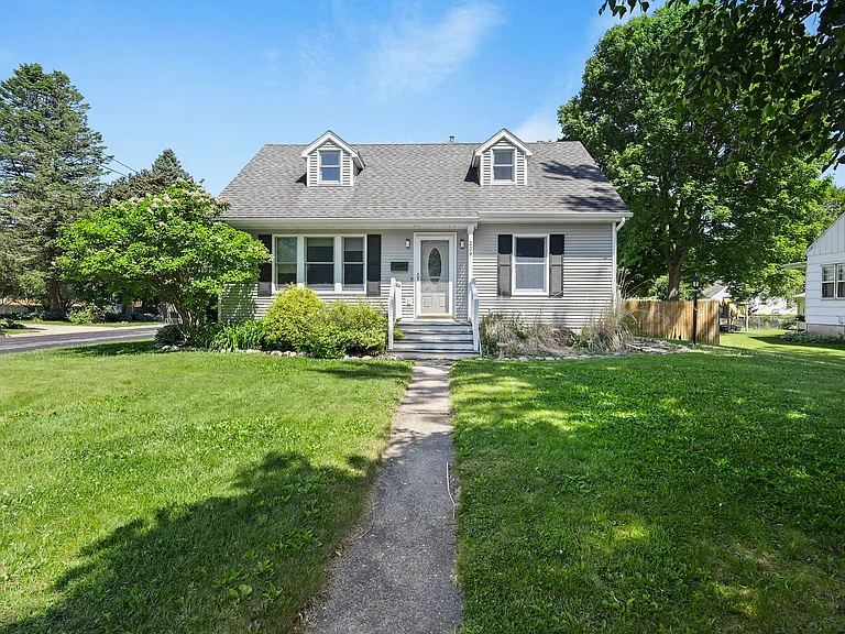 209 Westlawn Ave — Photo 1