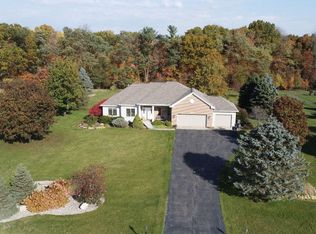 22576 Vineyard Cir, Mattawan, MI 49071