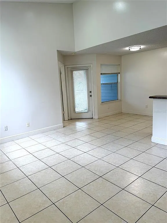 2 bed, 2.0 bath, 947 sqft, $1,650 — Photo 3