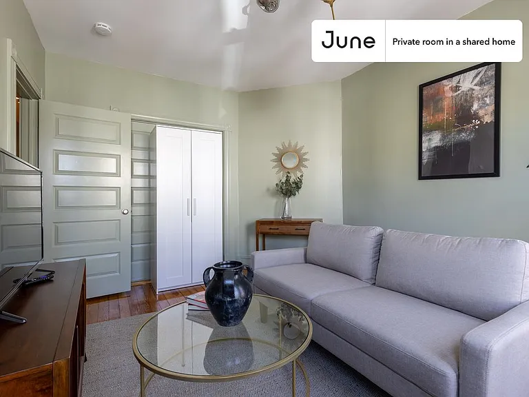 15 Romsey St #B — Photo 5
