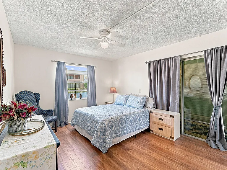 246 Normandy Ln #F — Photo 16