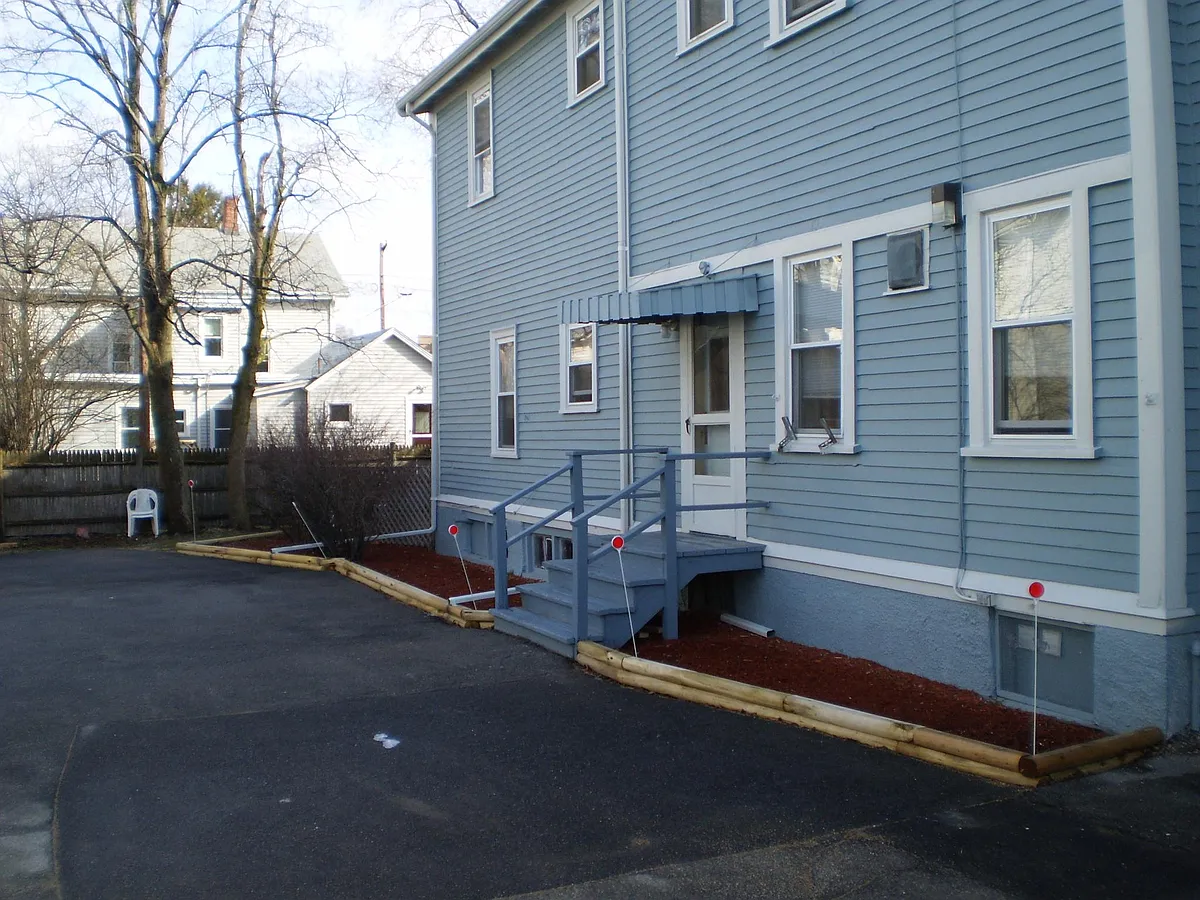 Building Photo - 26 N Bend St #5