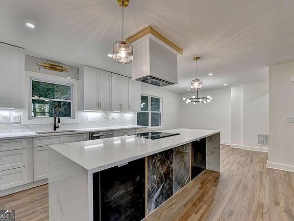 4th image of 2181 Juanita St