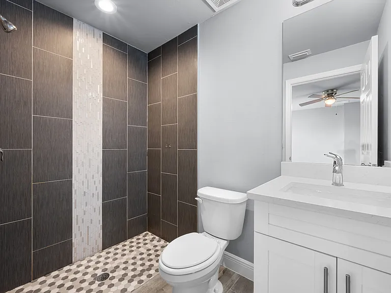 655 Chemstrand St E — Photo 22