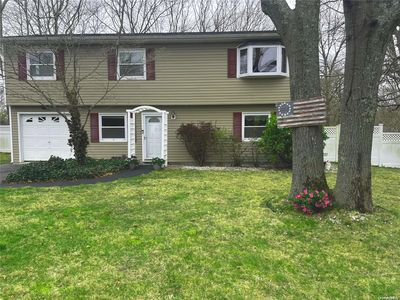 36 Syracuse Avenue, Medford, NY, 11763