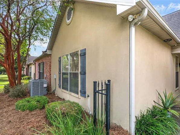 809 Summer Breeze Dr, Baton Rouge, LA