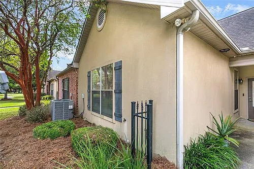 809 Summer Breeze Dr Photo 1