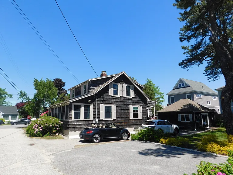 70 E Grand Ave — Photo 45