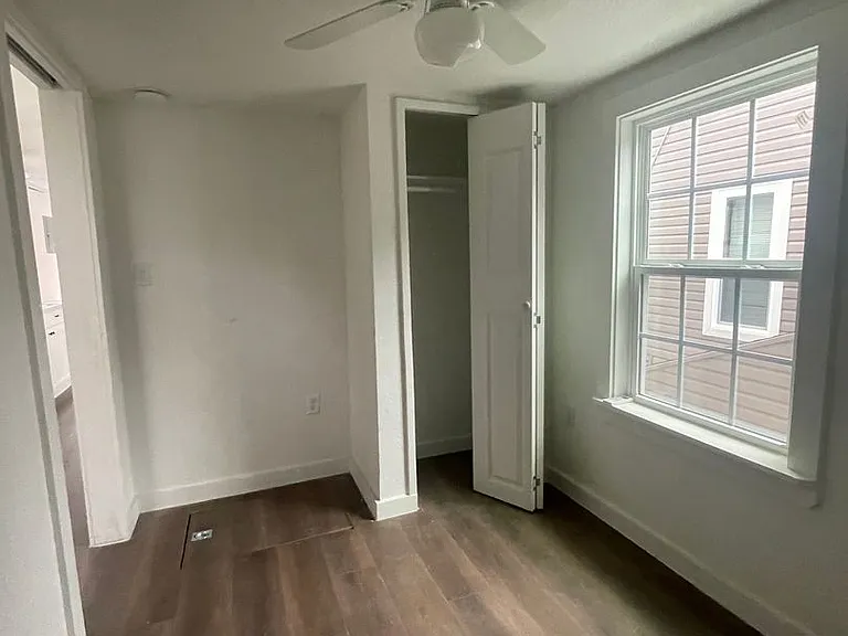 411 Smith St — Photo 10