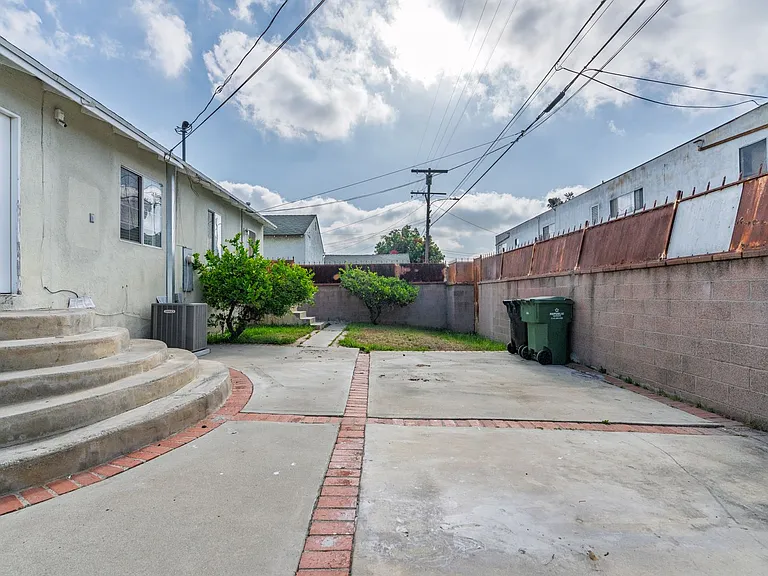 2540 Hudspeth St — Photo 20