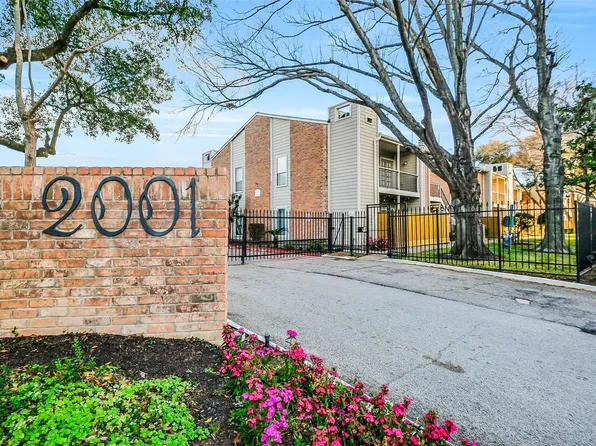 2001 Bering Dr APT 11H, Houston, TX 77057