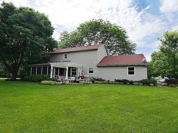 2nd image of 93 Walcreek Dr E