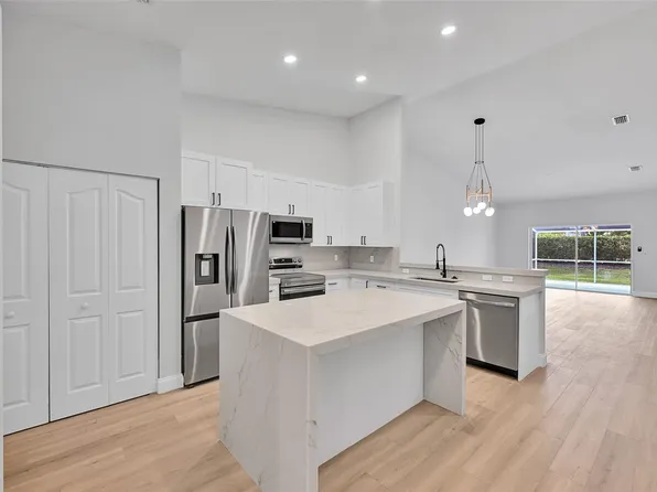 8402 Logia Circle, Boynton Beach, FL 33472