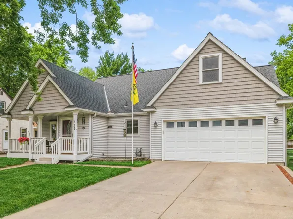325 3rd St NE, Osseo, MN 55369