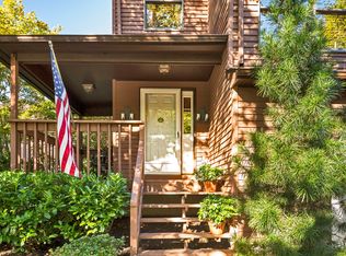 65 Pape Dr, Atlantic Highlands, NJ 07716