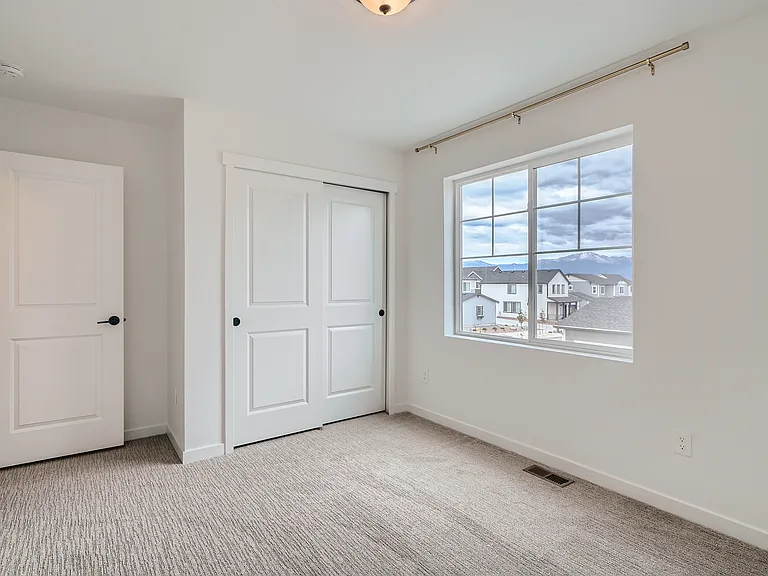 5850 Spring Breeze Dr — Photo 7