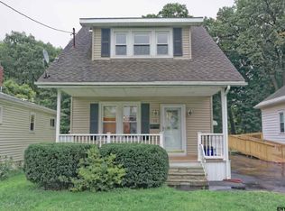 55 Holmes Ct, Albany, NY 12209