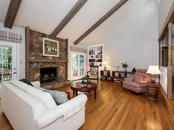 4th image of 6110 Briarberry Ct