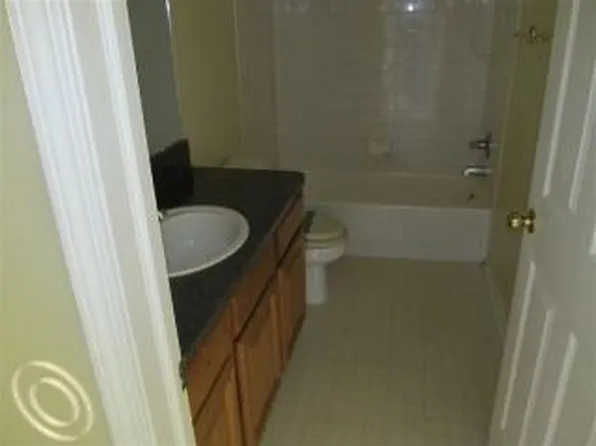 23347 Stromp Ct #19, Brownstown, MI 48183