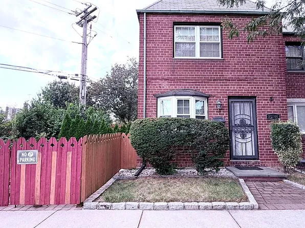 2546 Bayside Ln, Flushing, NY 11358