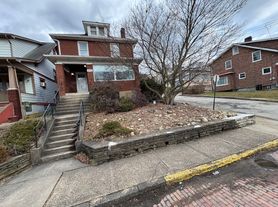 1415 Freemont Street, Front