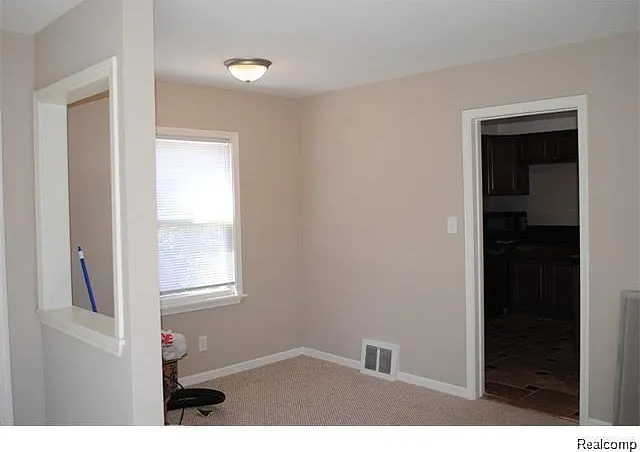 23269 Ithaca Ave — Photo 10