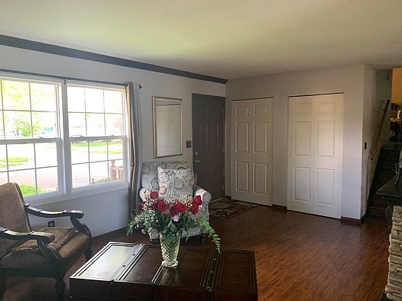 3rd image of 1310 Foxcroft Dr