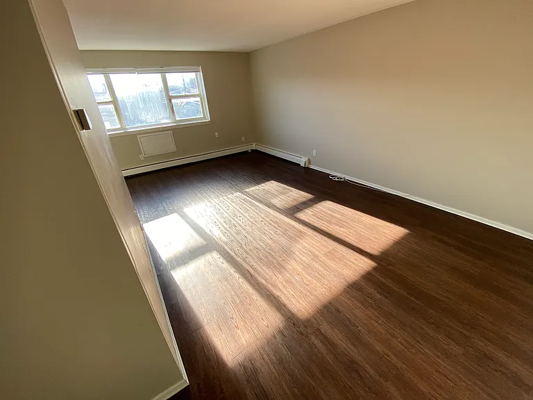 510 Burnell St #310 — Photo 8