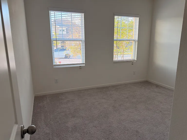 1517 Escondido Dr — Photo 3