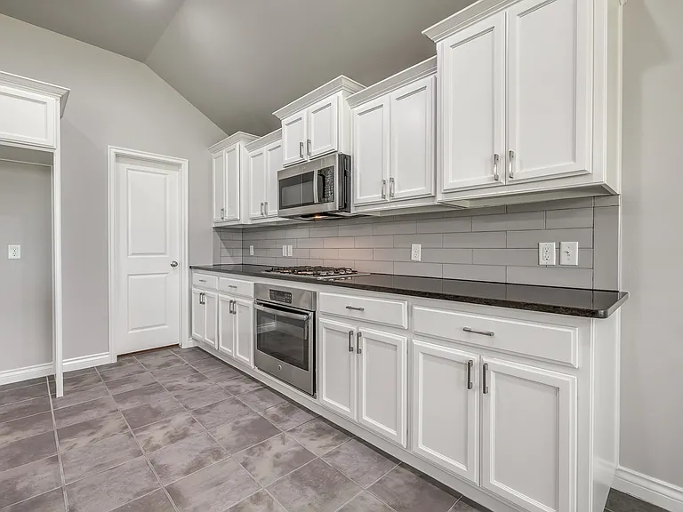 18705 Vivo Dr — Photo 26