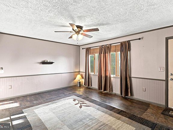 4th image of 716 Fountainhead Dr