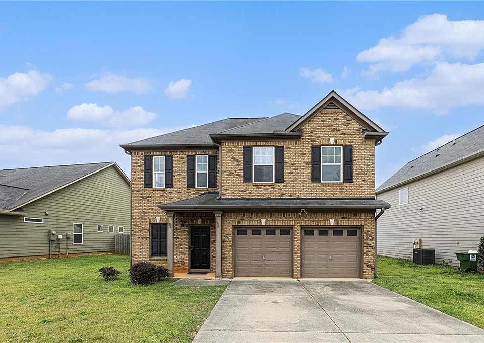 1st image of 712 Douglass Cir
