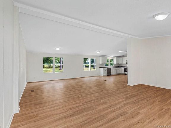 3rd image of 414 Wildflower Ln